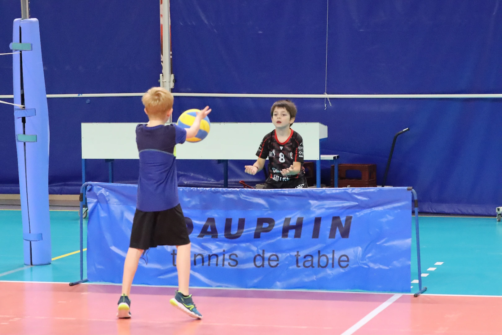 Les jeunes de l'école de volley du HVB à l'entraînement